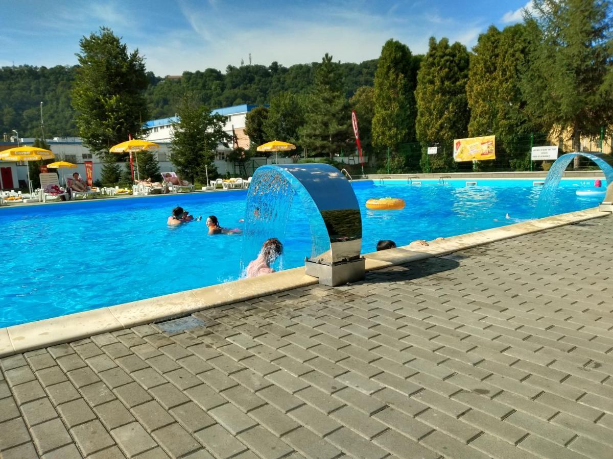 Отель Pension Aquaris Сигишоара Экстерьер фото
